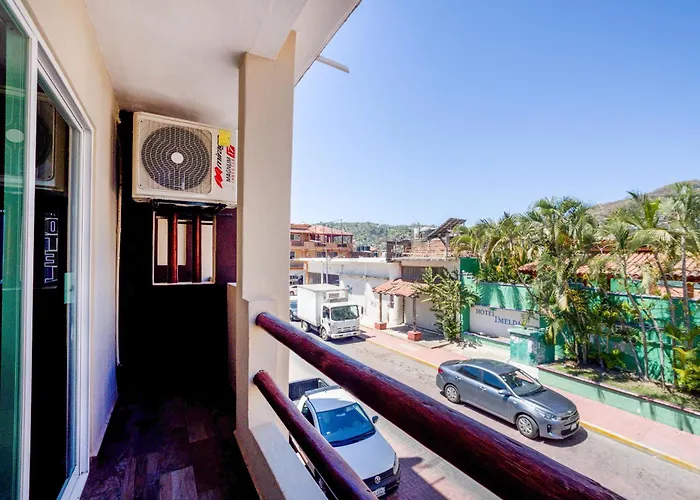 Hotel Oyo Lys, 4*